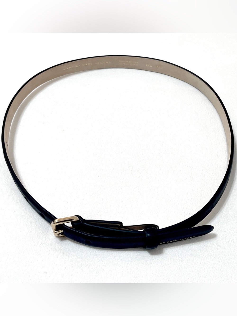 Marc by Marc Jacobs Black Leather Skinny Waist Belt Gold Hardware 36" - Picture 2 of 2